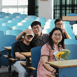 Chinese students are still the largest group of international students in the US